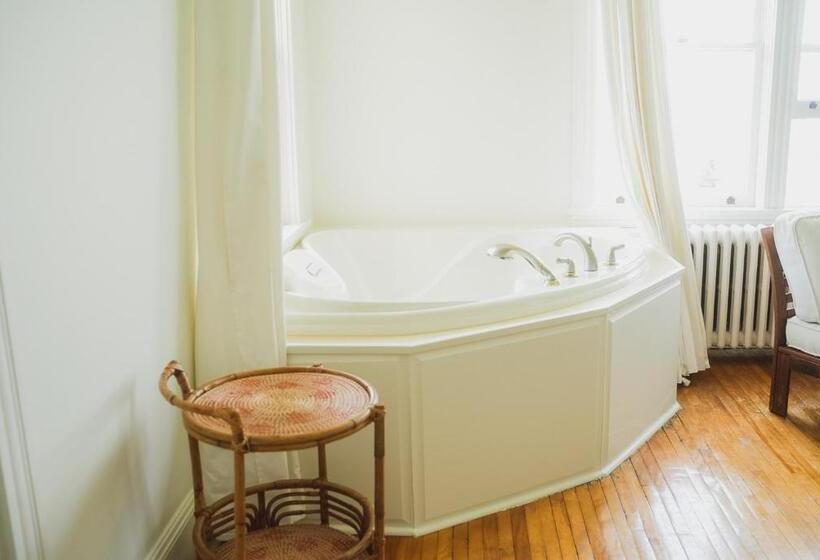 스탠다드 룸 킹사이즈 침대, Bellview Luxury Suites