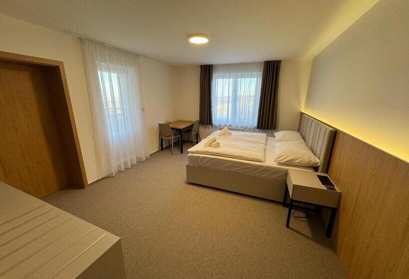 バルコニー付きデラックスルーム, Comfort Pálava, Penzion & Restaurant