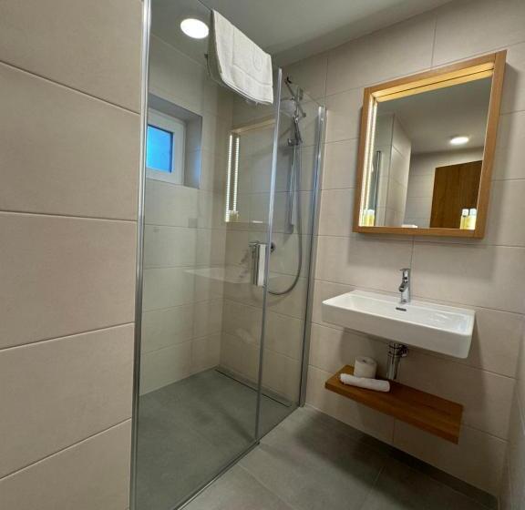 バルコニー付きスタンダードトリプルルーム, Comfort Pálava, Penzion & Restaurant