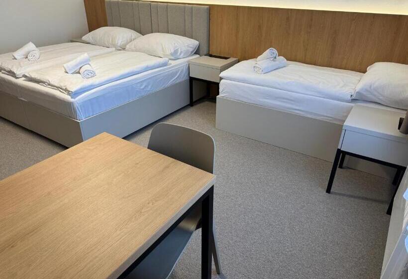 スーペリアトリプルルーム, Comfort Pálava, Penzion & Restaurant