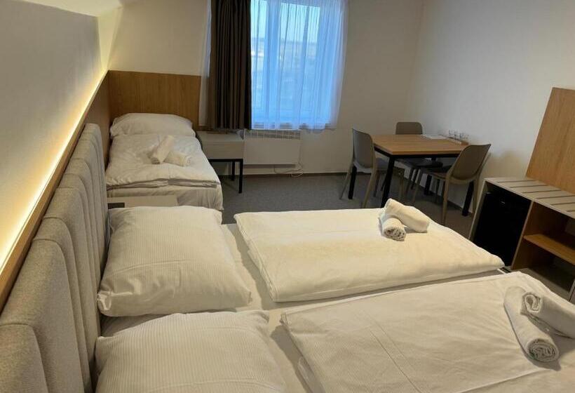 Трехместный Номер Superior, Comfort Pálava, Penzion & Restaurant