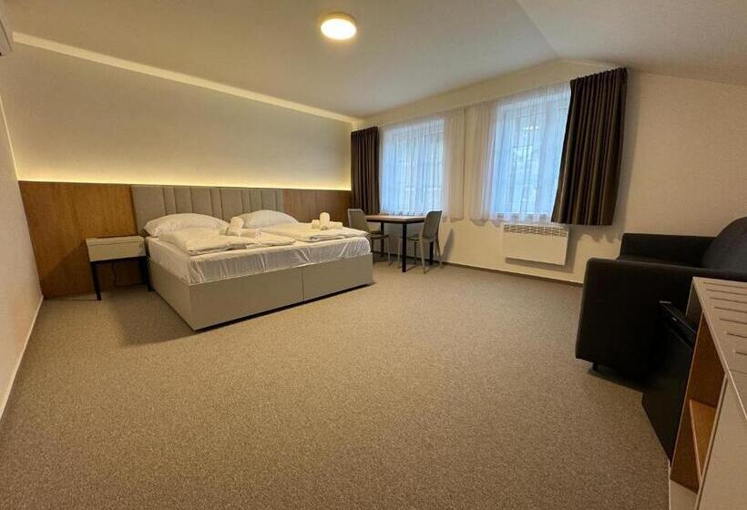 デラックスの4人部屋, Comfort Pálava, Penzion & Restaurant