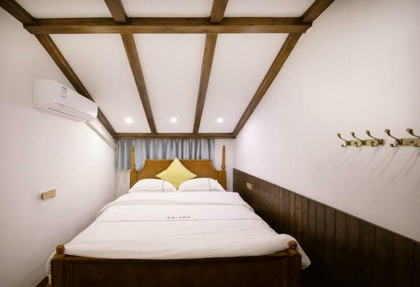 エコノミールーム, Fenghuang Slowly Time Inn