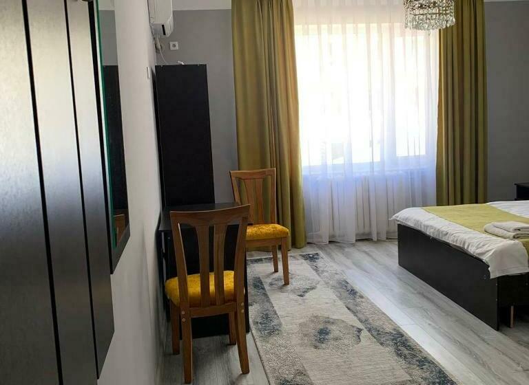 اتاق استاندارد, All Seasons