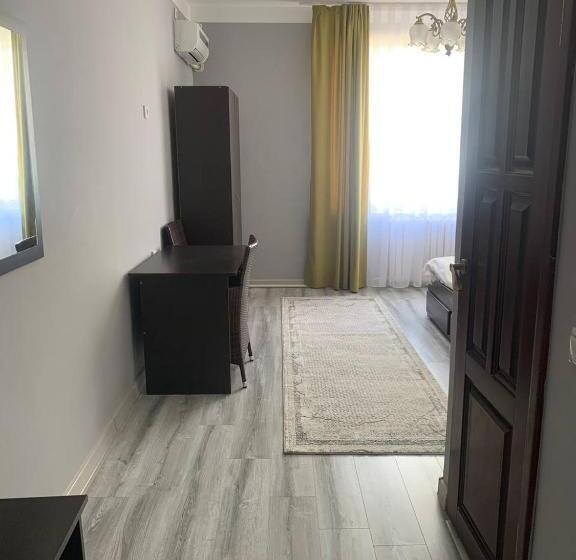 اتاق استاندارد, All Seasons