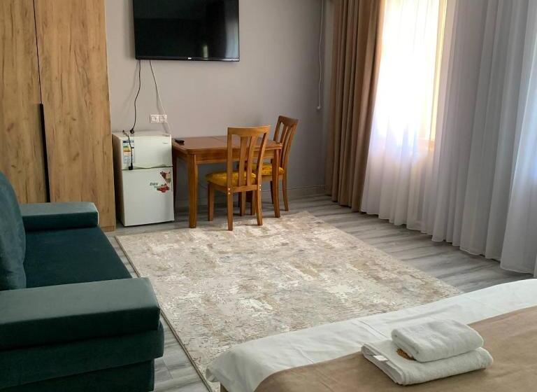 سوییت, All Seasons