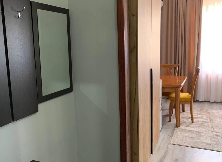 سوییت, All Seasons