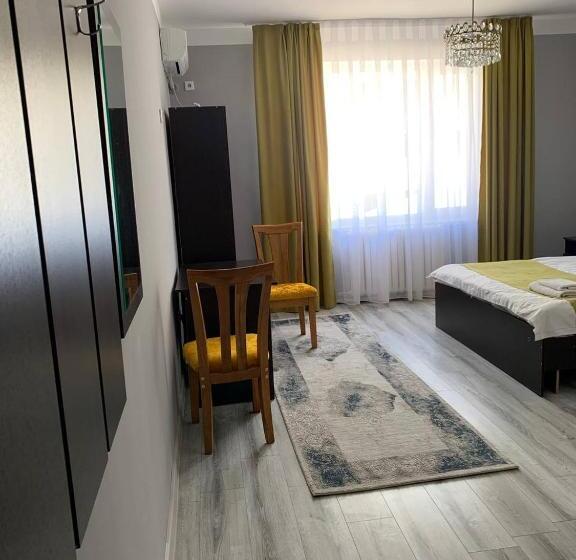 اتاق اکونومی, All Seasons