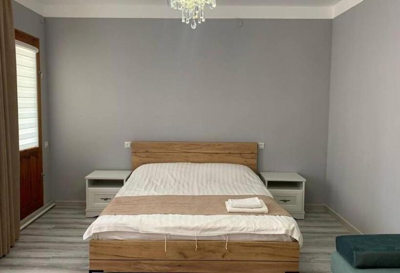 سوییت, All Seasons