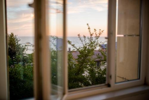 سوییت, All Seasons