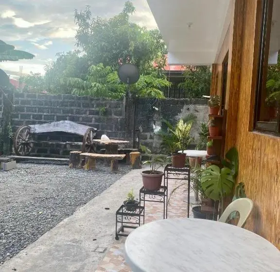 Deluxe-huone, Alona S Traditional Filipino Home Near 100 Islands Wharf