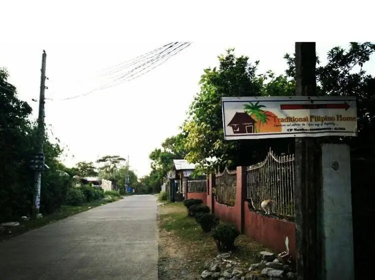 Standard-huone Parveke, Alona S Traditional Filipino Home Near 100 Islands Wharf