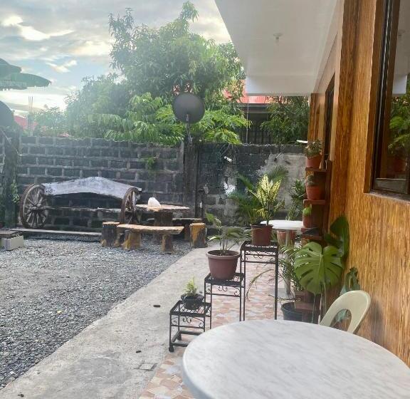 이코노미 룸, Traditional Filipino Home Near 100 Islands Wharf