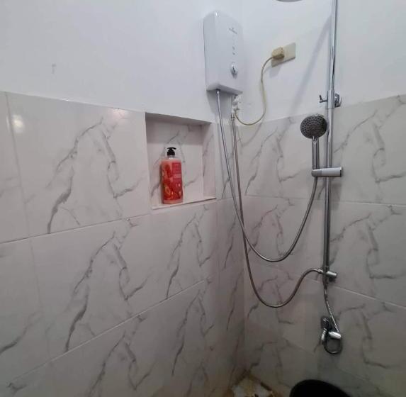 패밀리 스튜디오, Traditional Filipino Home Near 100 Islands Wharf