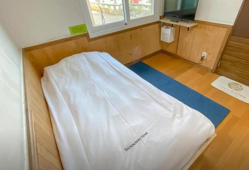 シングルデラックスルーム, Backpacker's Home