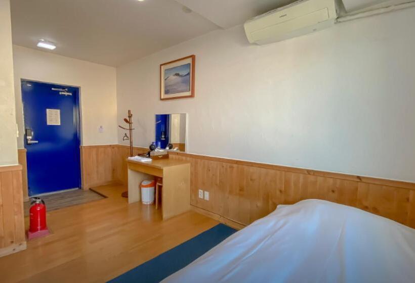 シングルデラックスルーム, Backpacker's Home