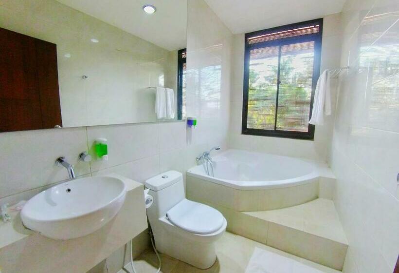 Люкс с Балконом, The Batu Hotel & Villas