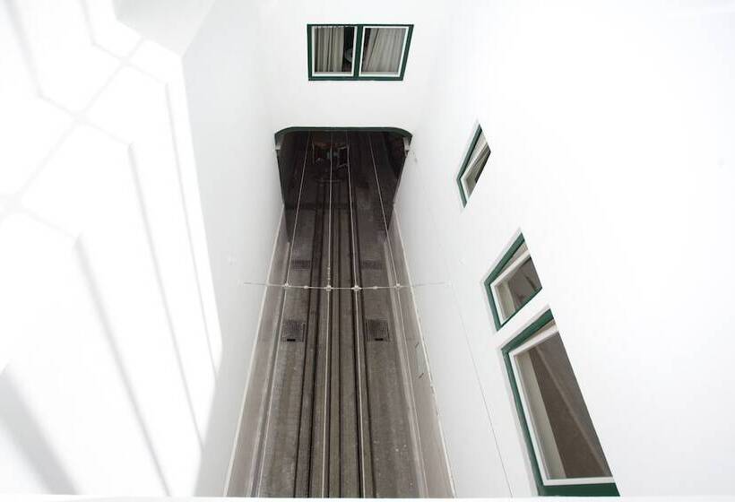 استودیوی لوکس, Ascensor Da Bica   Lisbon Serviced Apartments