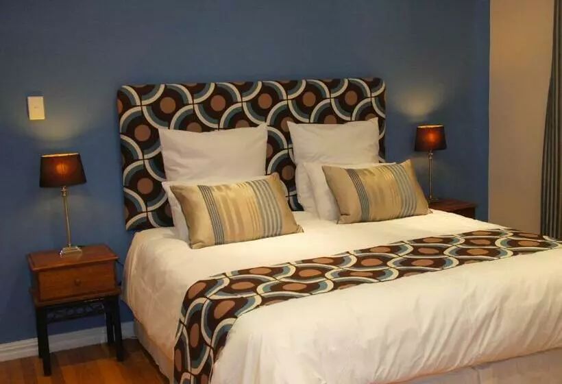 プールビュースタンダードルーム, African Tulip Guesthouse