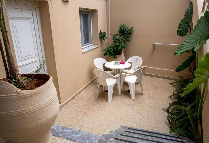 Апартаменты 1 Спальня Нижний Этаж, Blue Sky Apartments