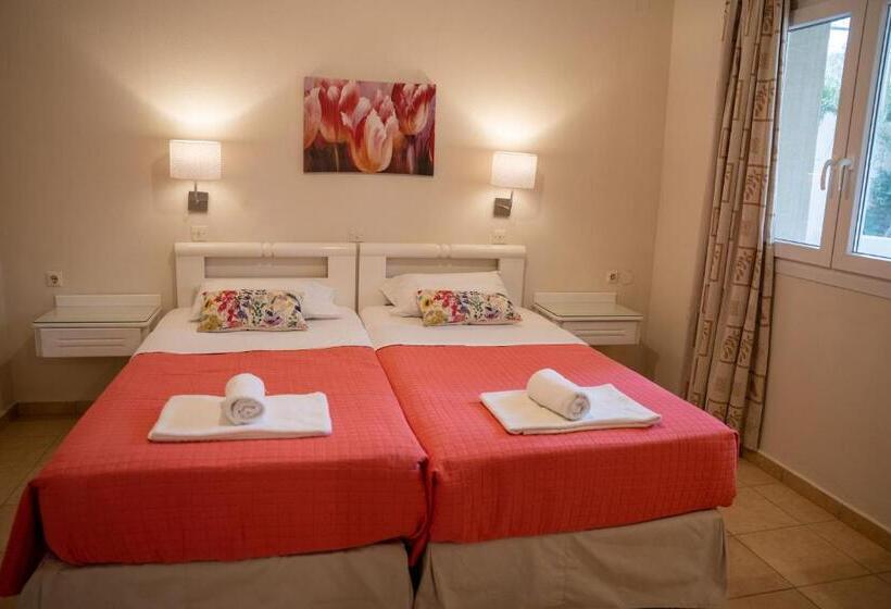 Апартаменты 1 Спальня Нижний Этаж, Blue Sky Apartments