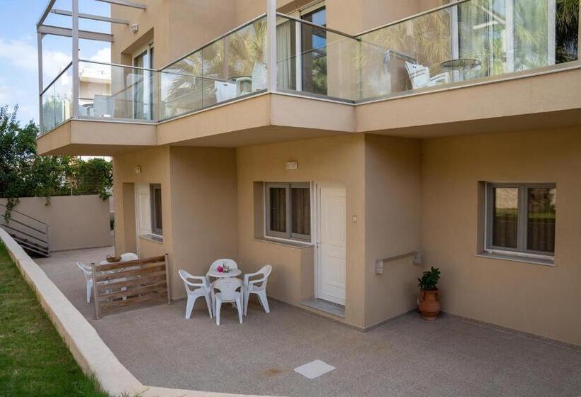 Апартаменты 1 Спальня Нижний Этаж, Blue Sky Apartments