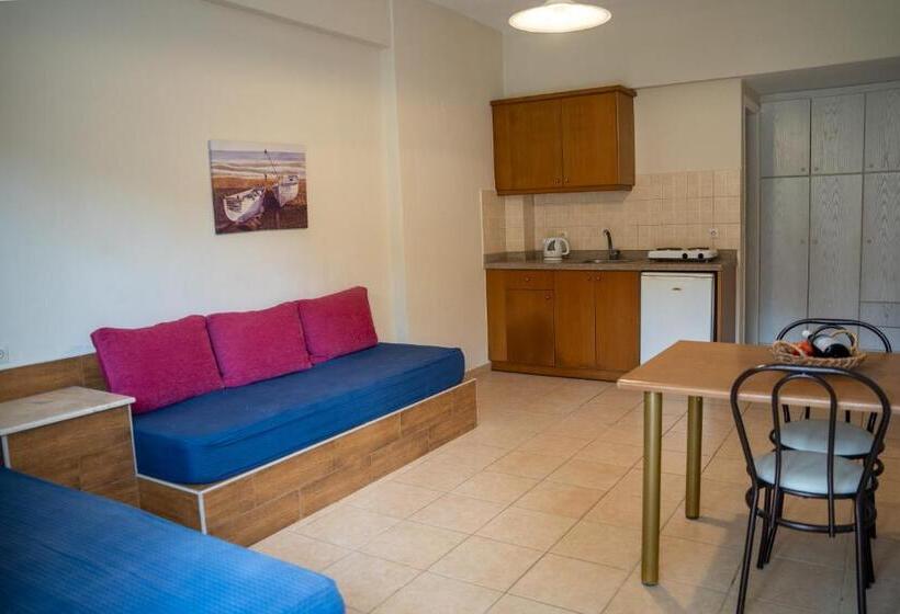 Апартаменты 1 Спальня Нижний Этаж, Blue Sky Apartments