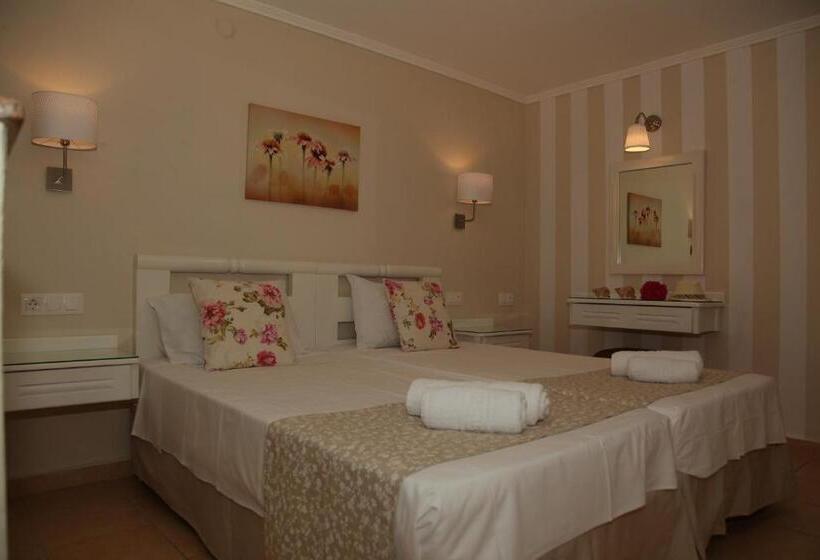 Апартаменты 1 Спальня Нижний Этаж, Blue Sky Apartments