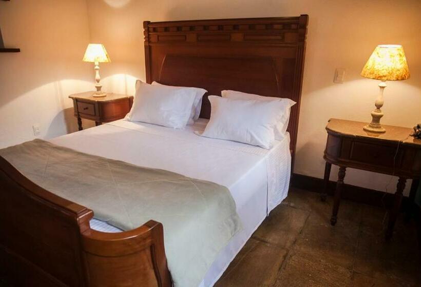 高级大房间, Almaserra Vila