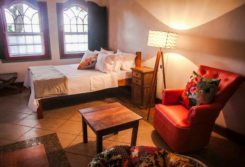 高级大房间, Almaserra Vila