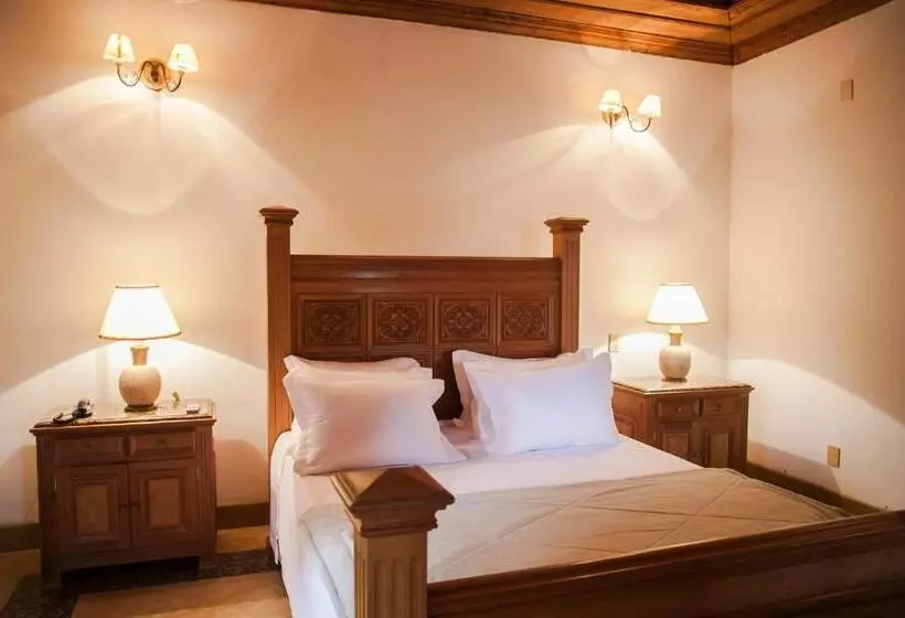 デラックスルーム, Almaserra Vila