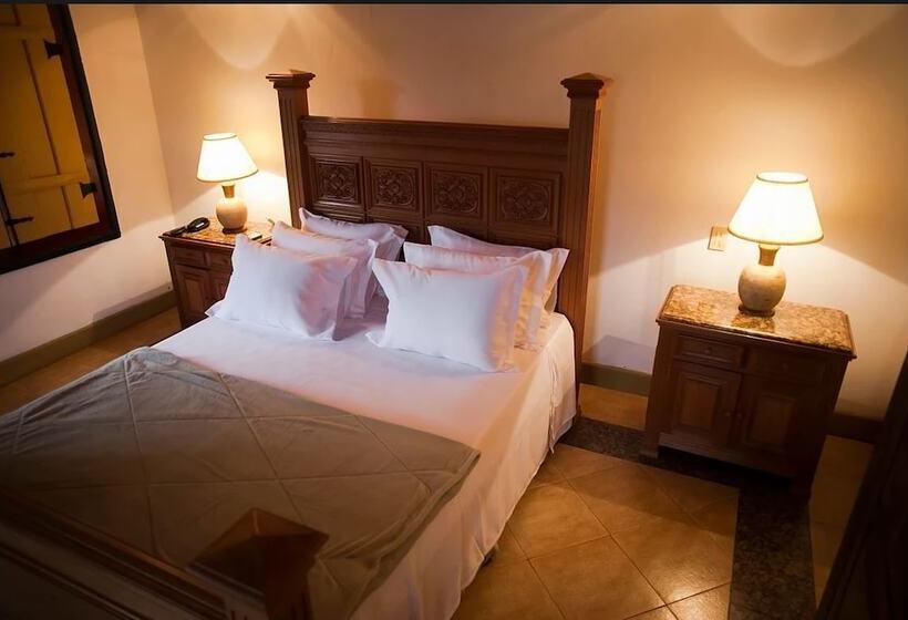 标准间, Almaserra Vila