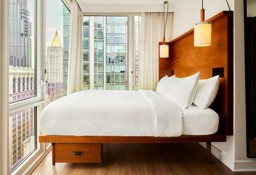 带大床的标准间, Arlo Nomad