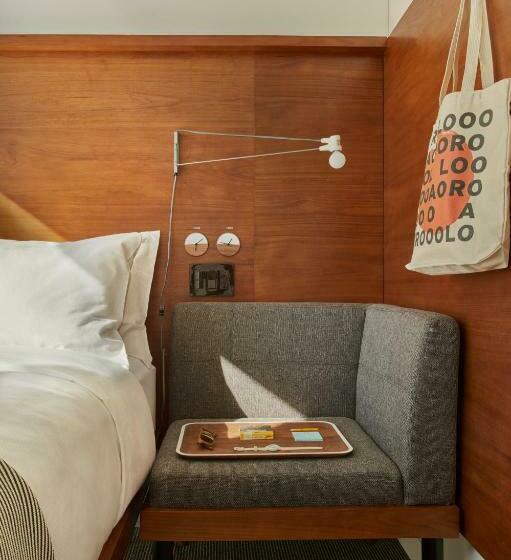 带大床的标准间, Arlo Nomad