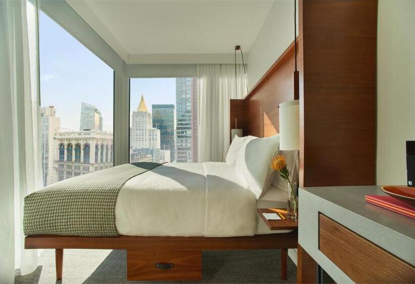 带观景的标准间, Arlo Nomad