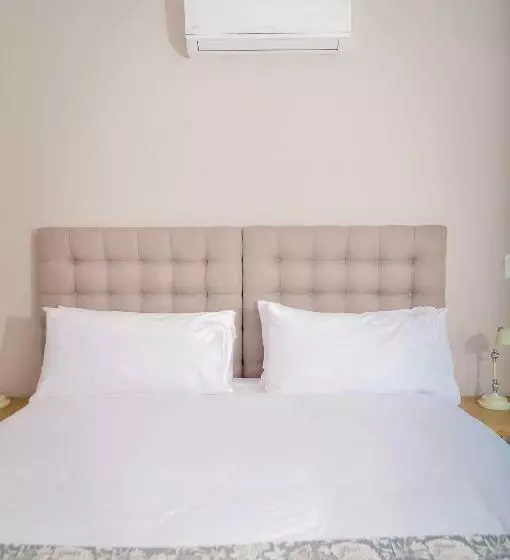 سوییت لوکس, Avoca Vale Country
