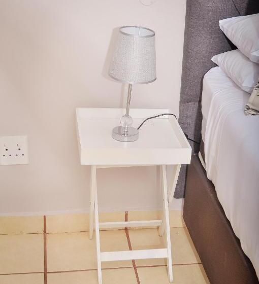 חדר משפחתי, Avoca Vale Country