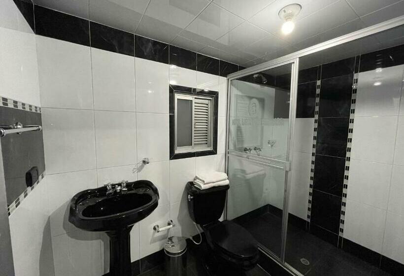 标准间, Ejecutivo Embajada