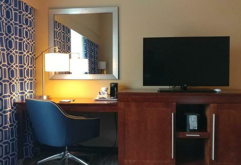 Номер Deluxe Кровать Кинг, Hampton Inn Lexington Medical Center