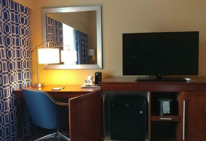 Номер Deluxe Кровать Кинг, Hampton Inn Lexington Medical Center