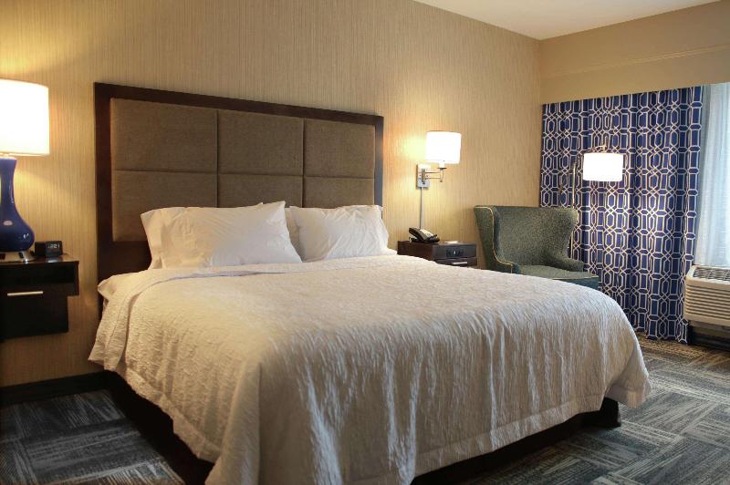带大床的标准间, Hampton Inn Lexington Medical Center