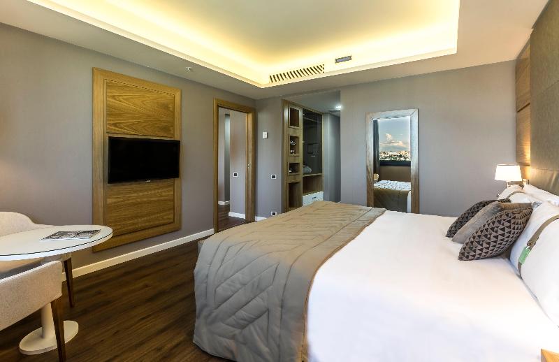 اتاق استاندارد چهار تخته, Lotus Yuan Business