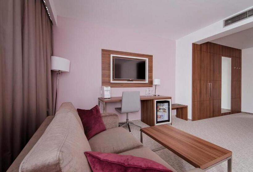 스위트 킹사이즈 침대, Ramada Plaza Craiova