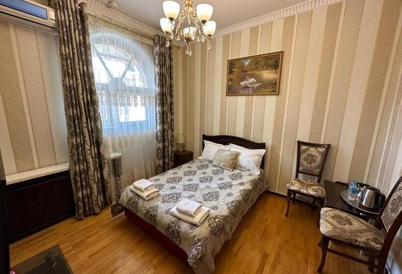 Номер Стандарт Вид на Бассейн, Sarbon Hotel Tashkent