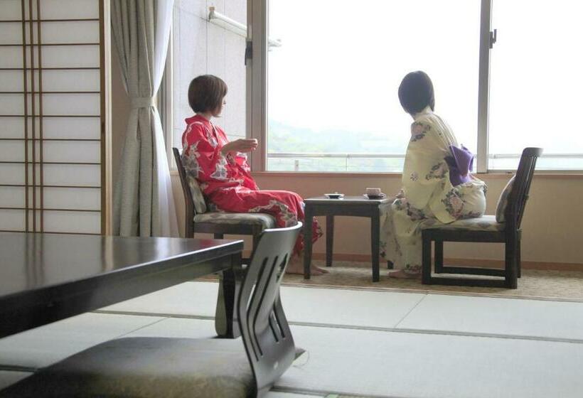 Quarto Estandar, Kasuien