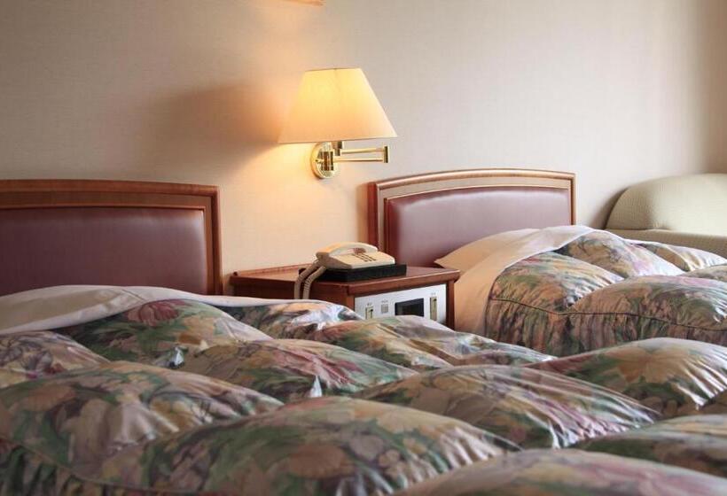 Quarto Estandar, Kasuien