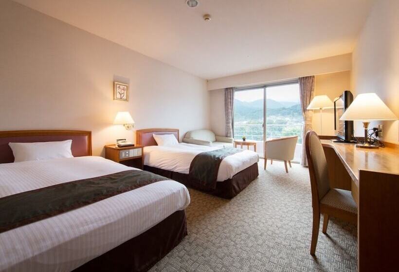 Quarto Estandar, Kasuien