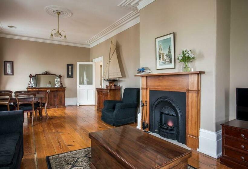 آپارتمان 2 خوابه, The Grand Old Duke