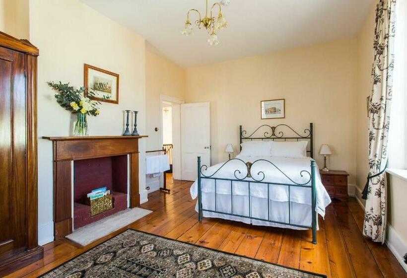 آپارتمان 2 خوابه, The Grand Old Duke