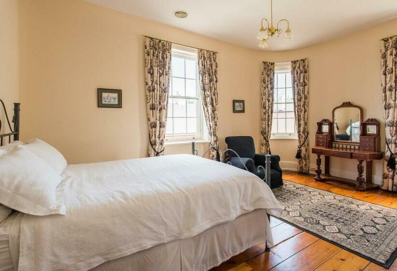 آپارتمان 2 خوابه, The Grand Old Duke